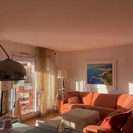 Apartment Beautiful Very Close To The Sea
